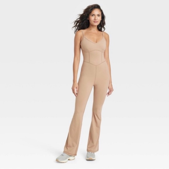 JoyLab Flare Leg Sleeveless Bodysuit Unitard NW
Jumpsuit One-Piece Large Tan - Picture 4 of 8